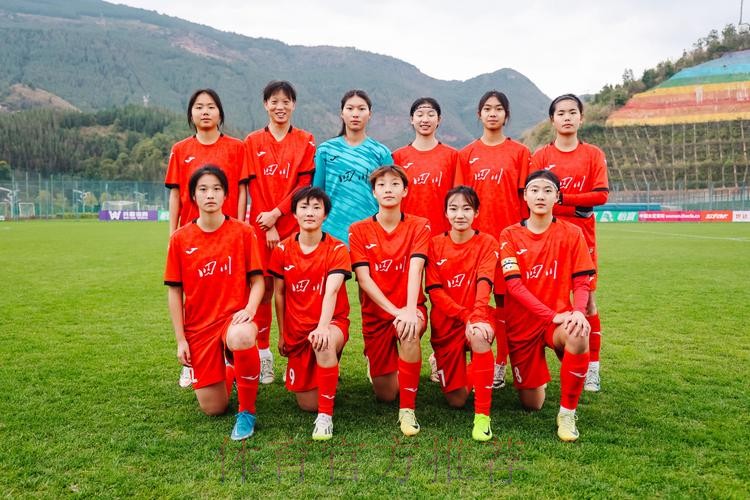 享受青春，玫瑰绽放——全国大学生女足锦标赛暨中国足协女足乙级联赛在蓉圆满收关