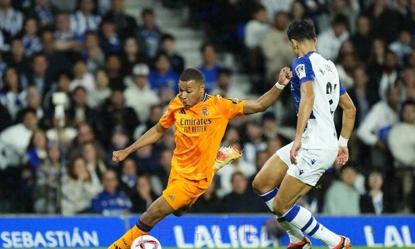 西甲-8分钟连丢3球!皇马4-4黄潜 索尔洛特大四喜 西甲-8分钟连丢3球!皇马4-4黄潜 索尔洛特大四喜